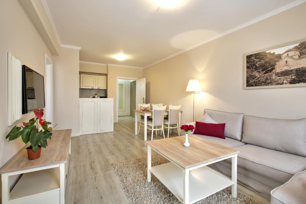 Private Apartments In White Rock Castle Balchik Habitación foto
